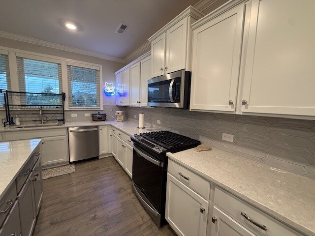 Building Photo - 648 Meadowlark Dr