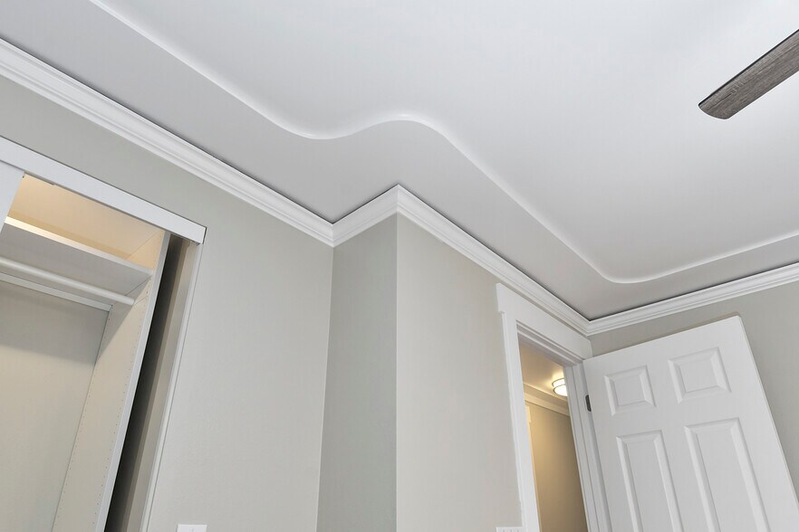 Building Photo - 6 SE 136th Ave