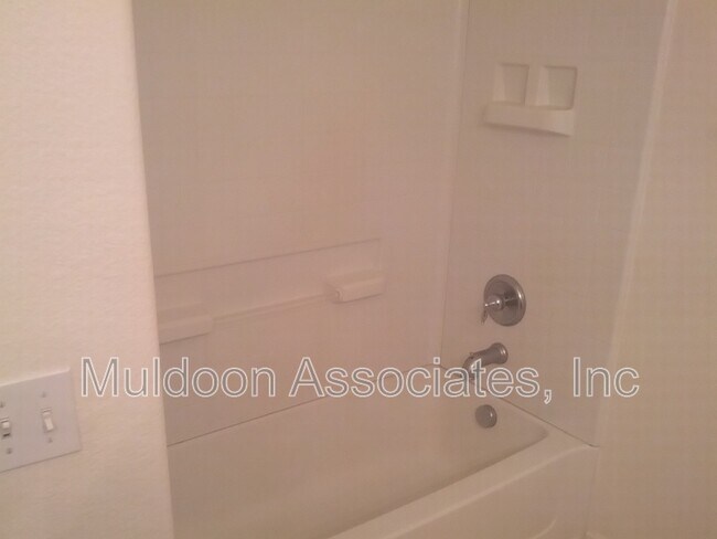 Building Photo - 2273 Falkirk Dr