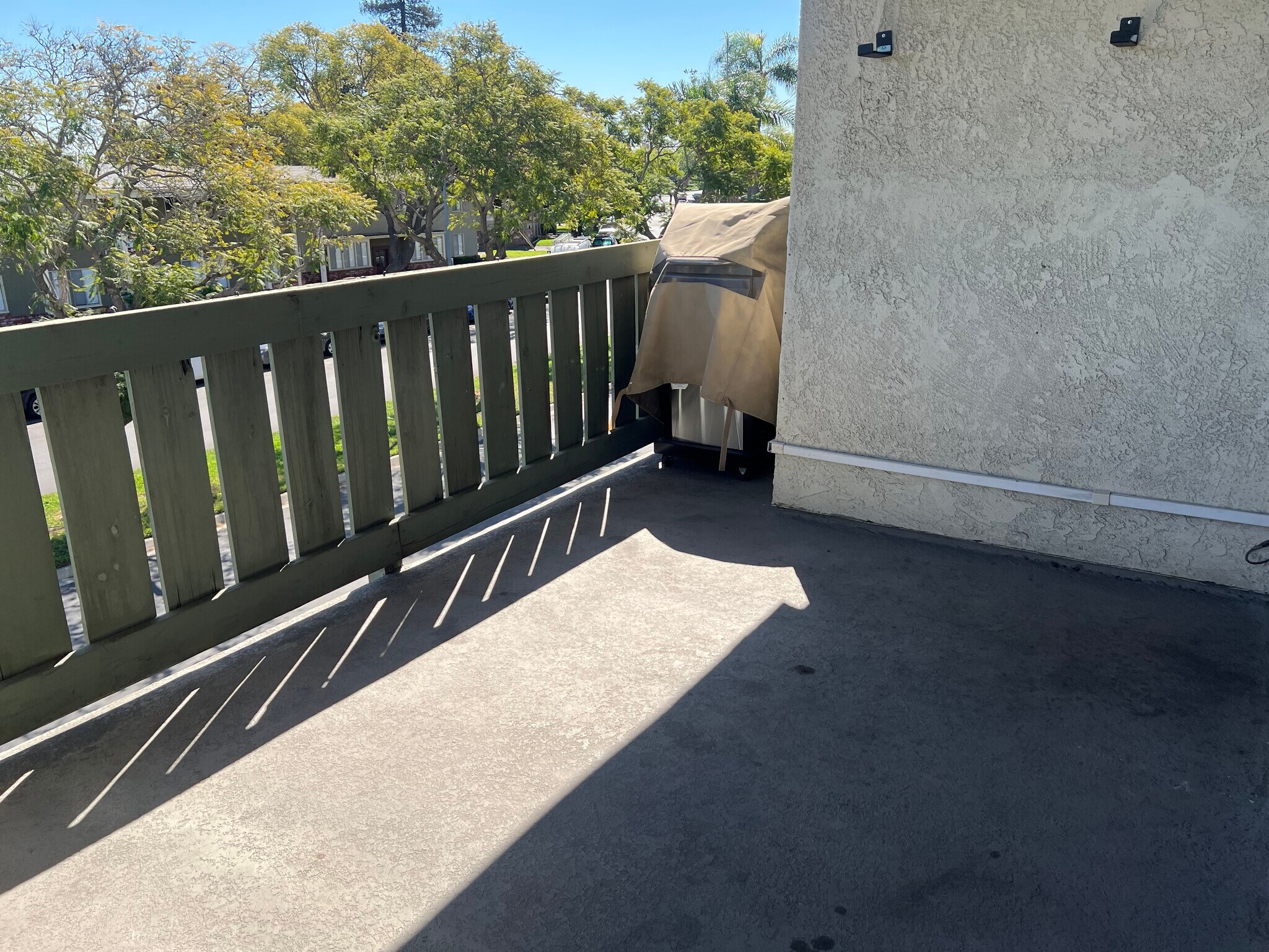 Building Photo - 4515 California Ave