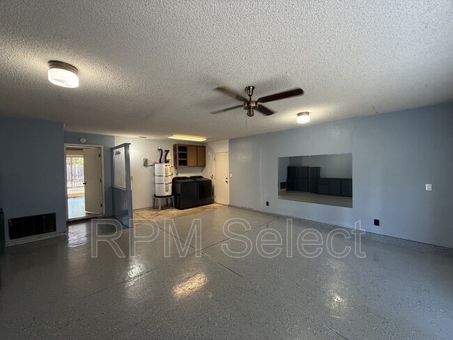 Building Photo - 8670 Sumerlin Ct