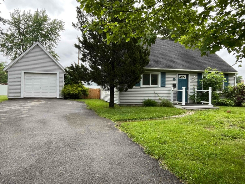 Primary Photo - 17 Charles Rd
