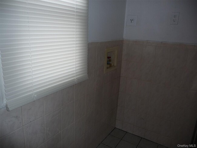 Building Photo - 18 Kelly Hill Rd