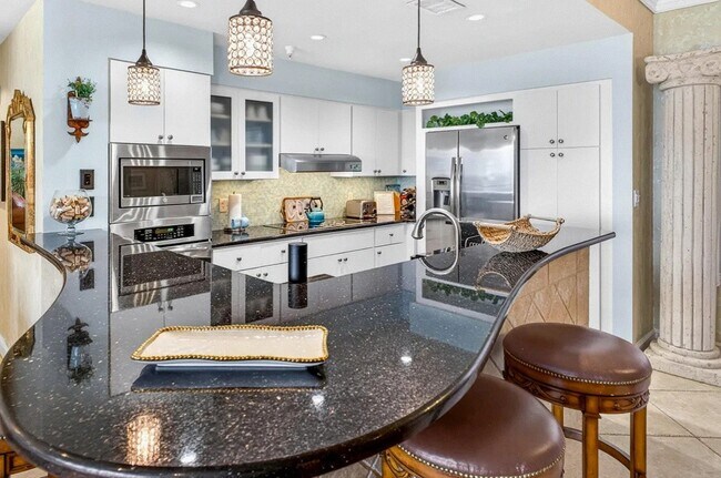 Building Photo - 4447 Southwinds Dr