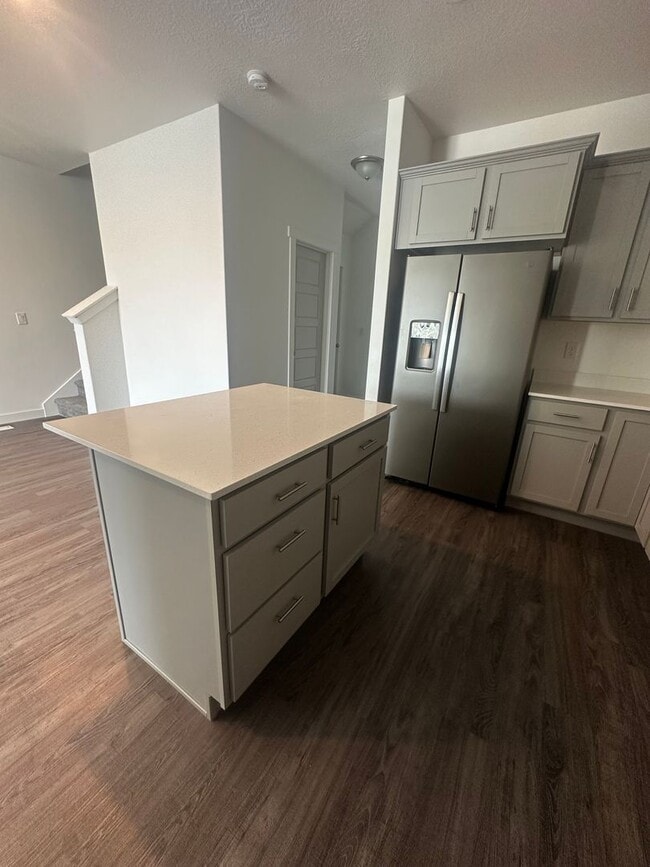 Building Photo - Gorgeous South Jordan Property!!!