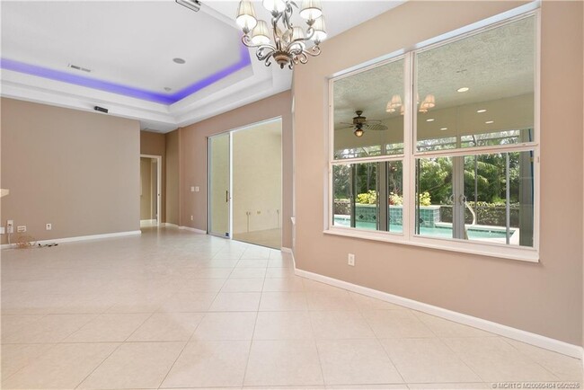 Building Photo - 4633 NW Red Maple Dr