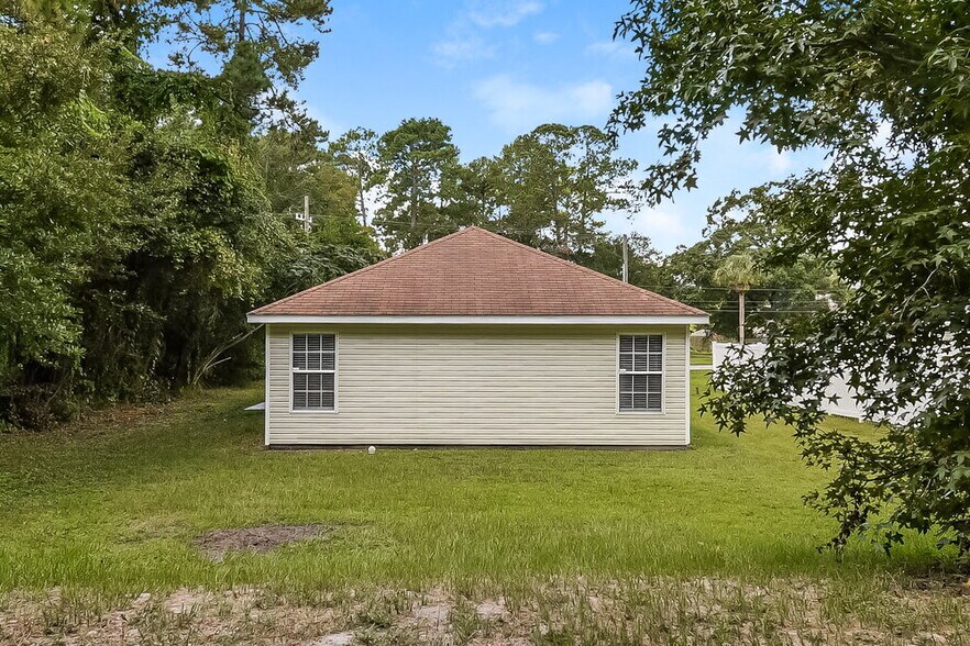 Building Photo - 5743 Kinkaid Rd