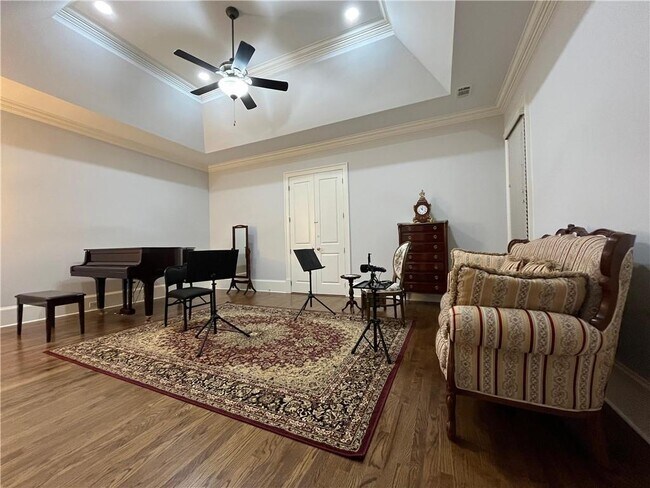 Building Photo - 3445 Rialto Pl