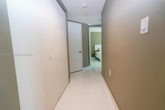 Building Photo - 200 Sunny Isles Blvd