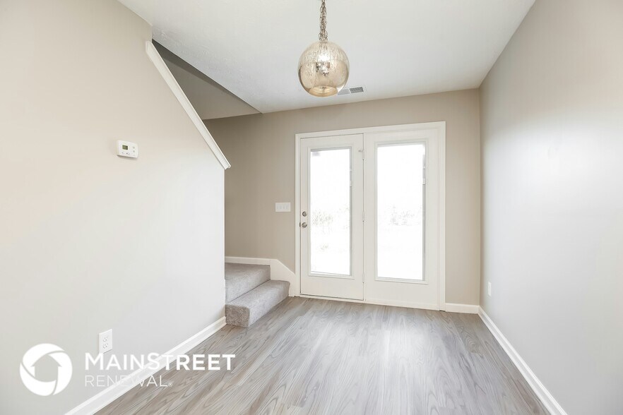 Building Photo - 1124 Shallowbrook Trail S