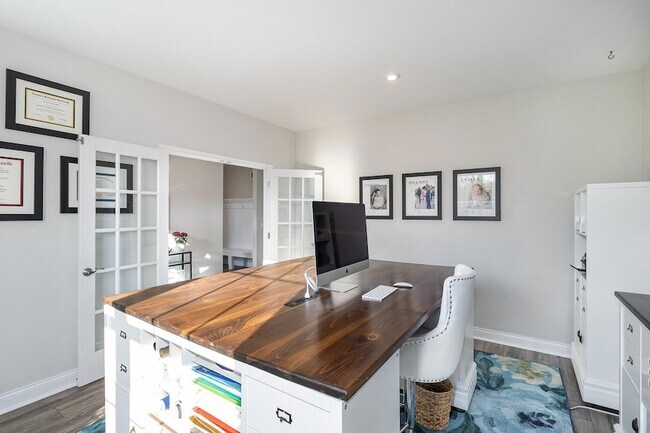 Building Photo - 1890 Williams Rd