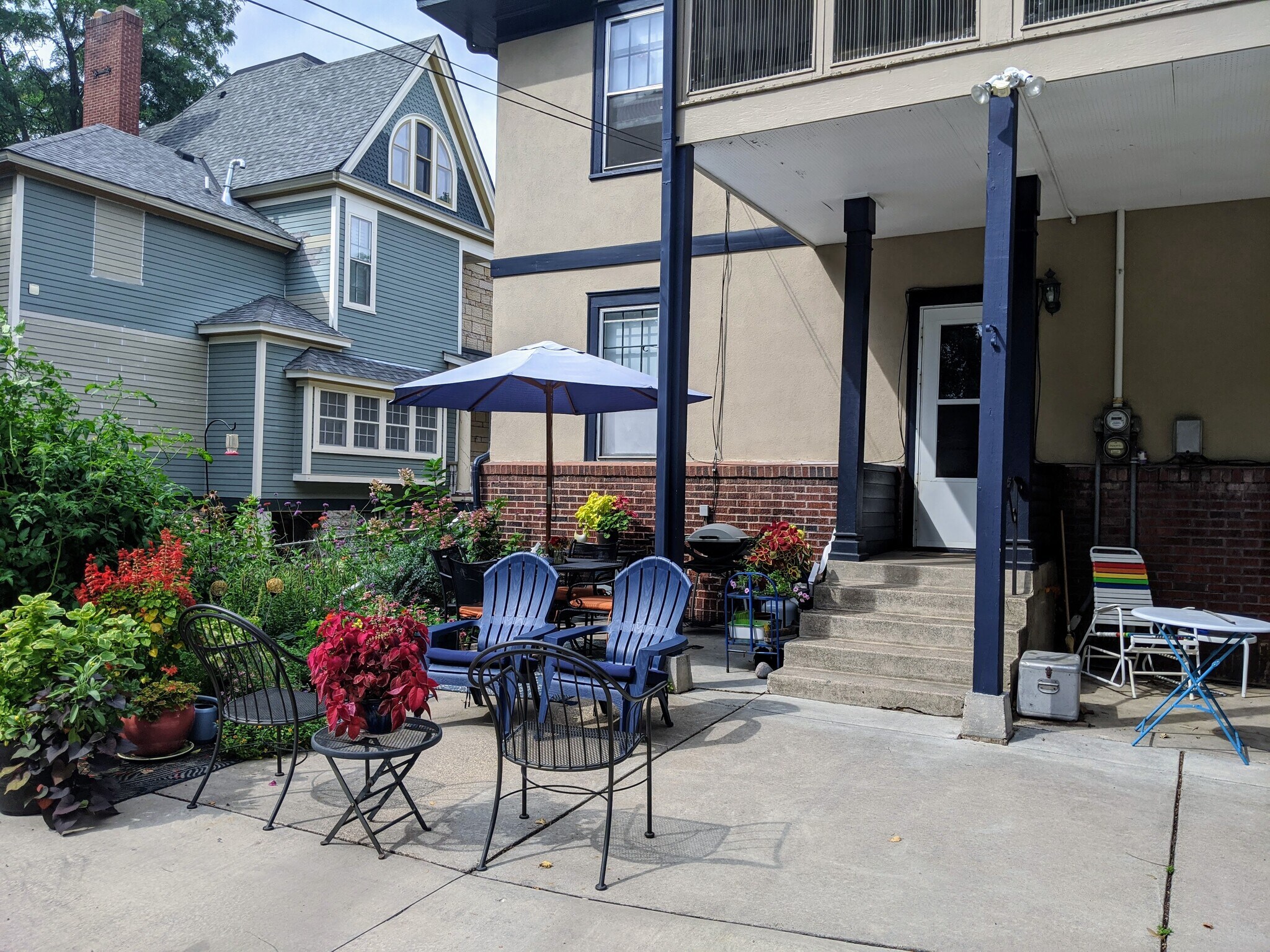 backyard patio - 826 Osceola Ave