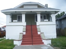 Building Photo - 4300 S Johnson St