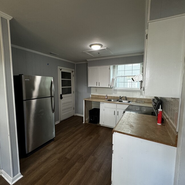 Kitchen - 907 Duke St