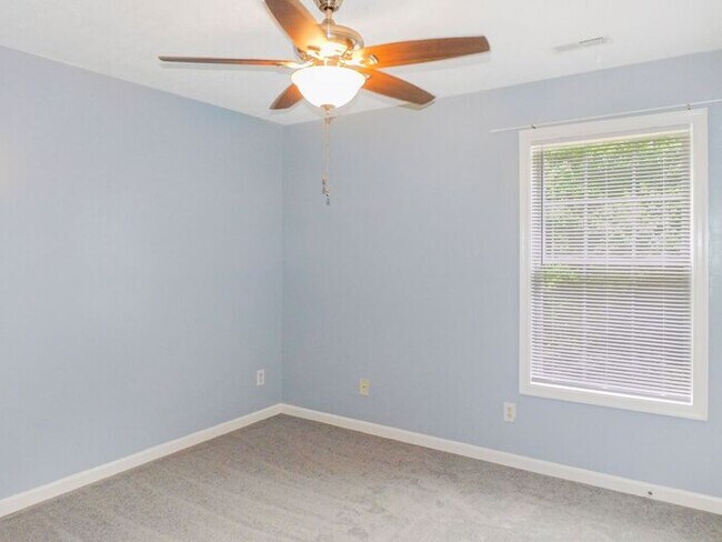 Building Photo - Colonial with Sunroom and Finished Basement