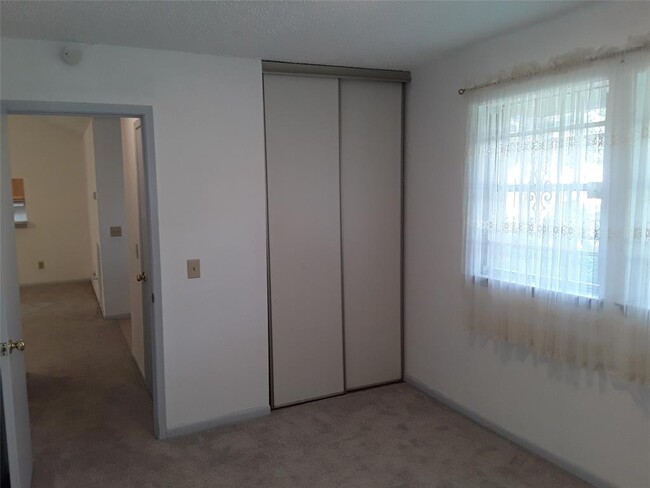 Building Photo - 3119 E Heatherock Cir
