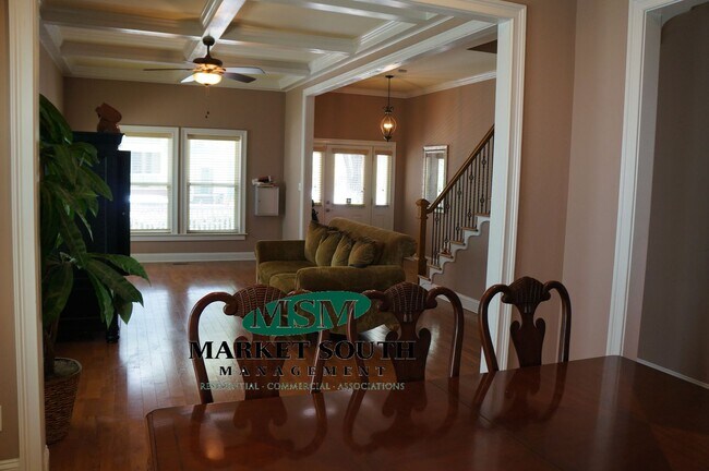 Building Photo - **APPLICATION PENDING!! Renovated Historic District!