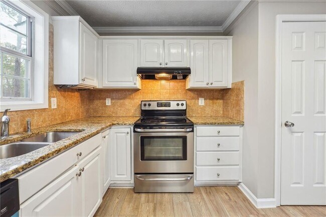 Building Photo - 805 Grindstone Pl SW