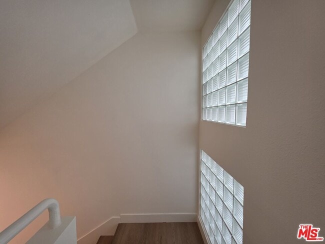 Building Photo - 1421 Greenfield Ave