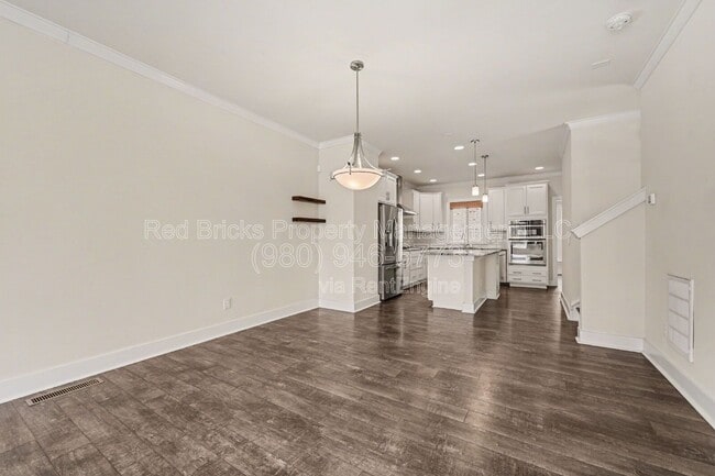 Building Photo - 2905 Grand Union Way