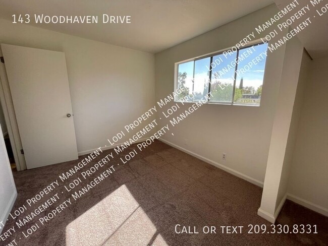 Building Photo - 143 Woodhaven Dr