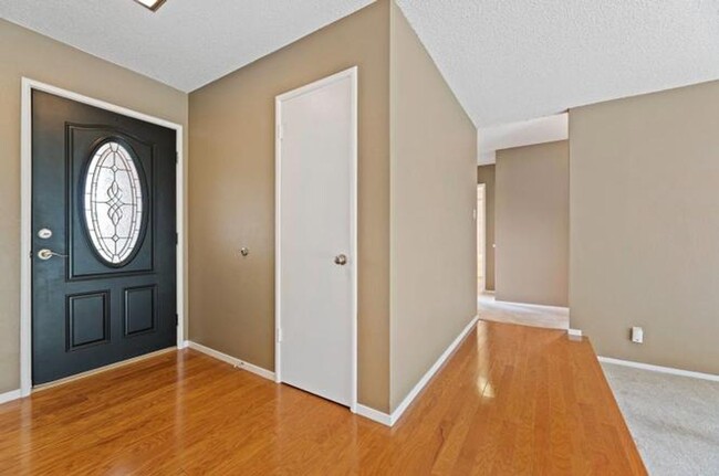 Building Photo - 4 Bedroom / 2 Bathroom Home for Rent $2,700