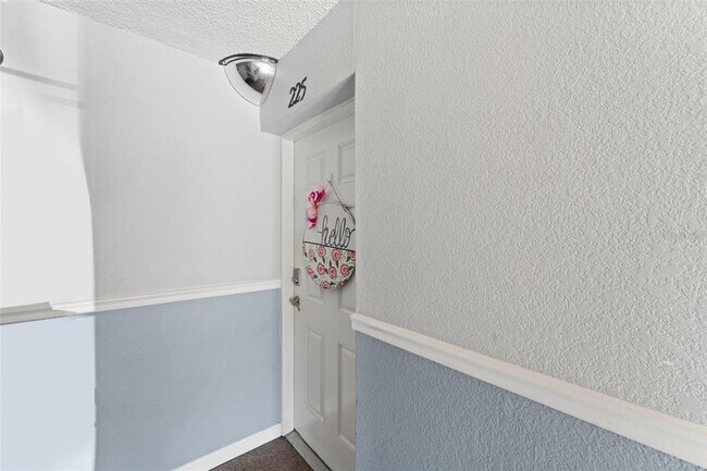 Building Photo - 225 Lewfield Cir