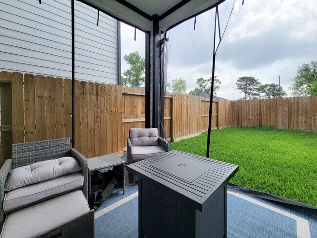 Building Photo - This 4-bedroom, 3-bathroom, two-story residence comes with a generous two-car attached garage. Re...