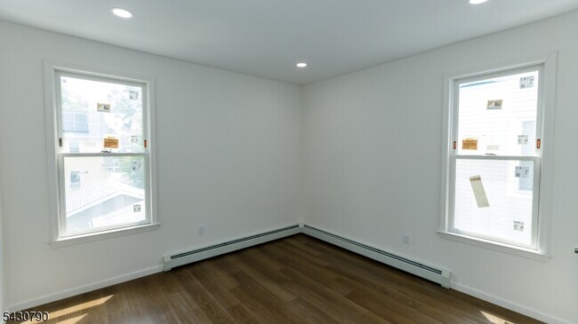 Building Photo - 182 Ellery Ave