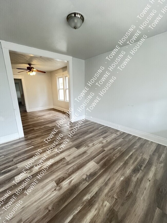 Building Photo - 2099 Niagara St