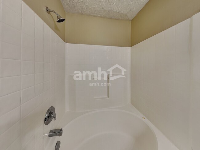 Building Photo - 7864 Fox Glen Dr