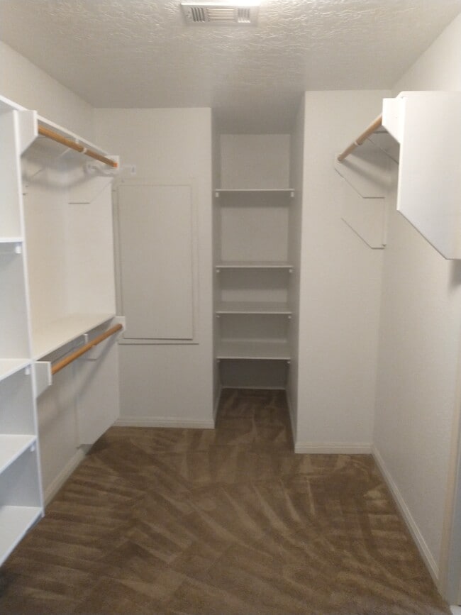 Building Photo - 7606 Cobblestone Terrace