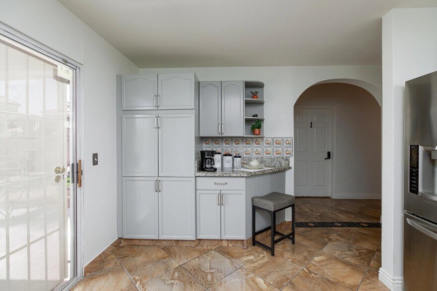 Building Photo - 1825 Casa Verde Dr