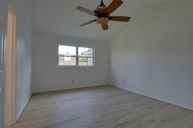 Building Photo - 15803 Pryor Dr