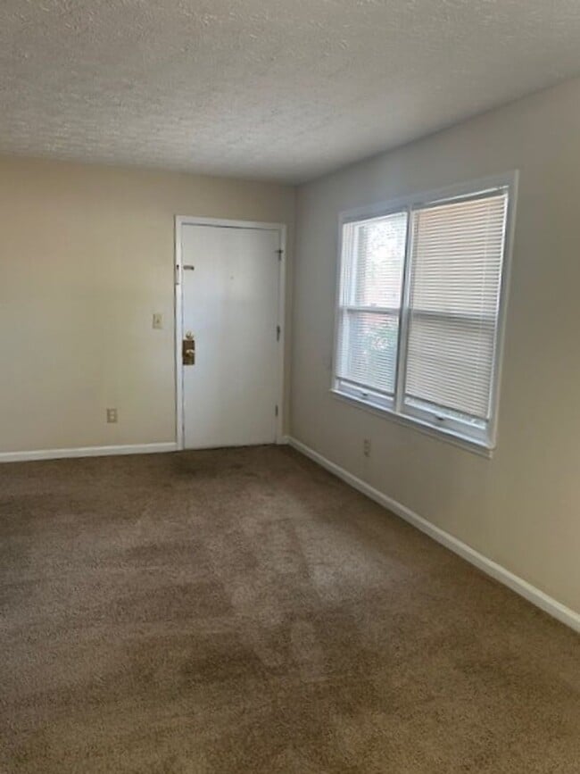 Building Photo - Camelot 2 Bedrooms. 1st Floor Apartment.  ...