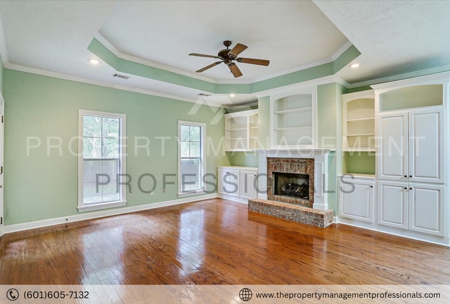 Building Photo - Cute, Comfortable and Convenient!