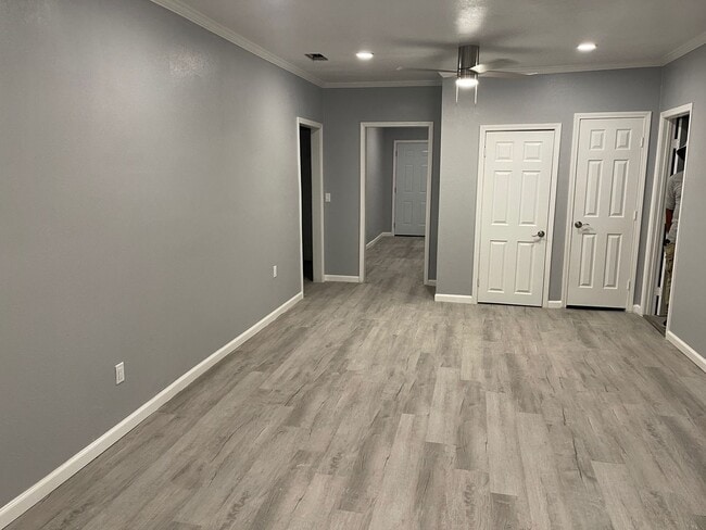 Building Photo - 3 bedrooms 2 baths - Only $1500 Per Month