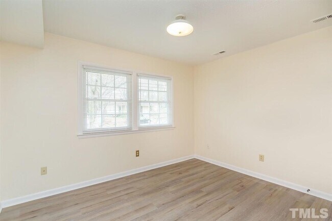 Building Photo - 2501 Kilgore Ave