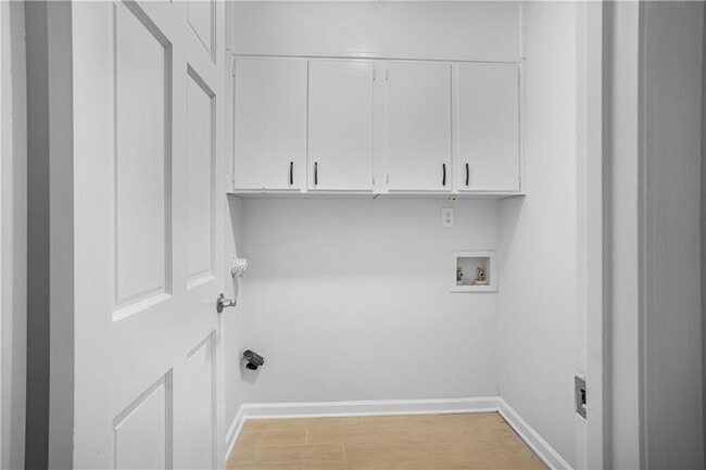 Building Photo - 4695 N Peachtree Rd