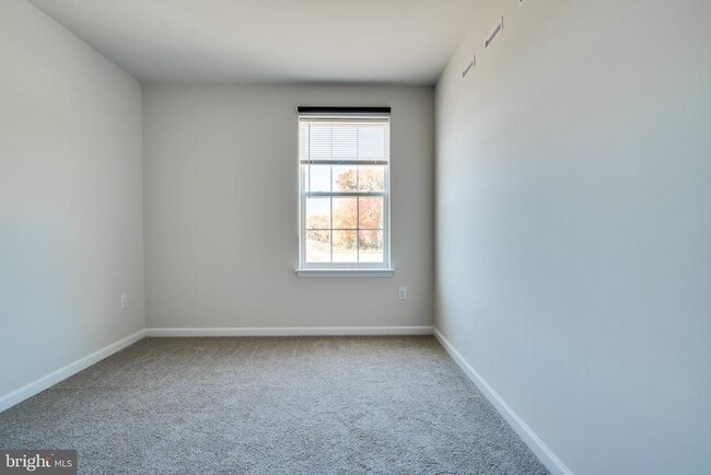 Building Photo - 69 Nelsons Wy