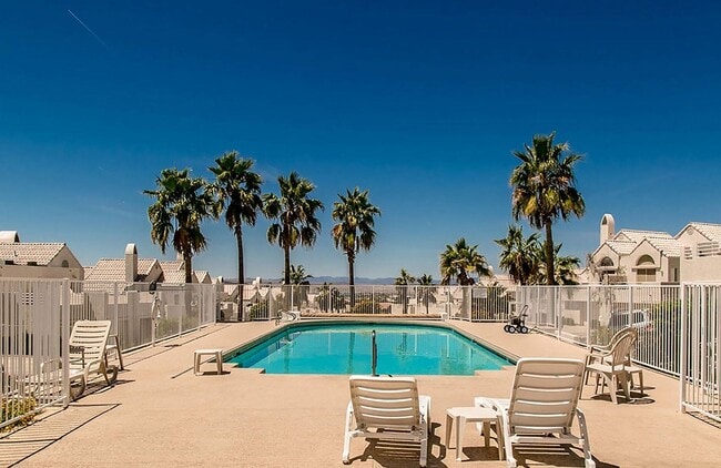 Building Photo - 420 Acoma Blvd S