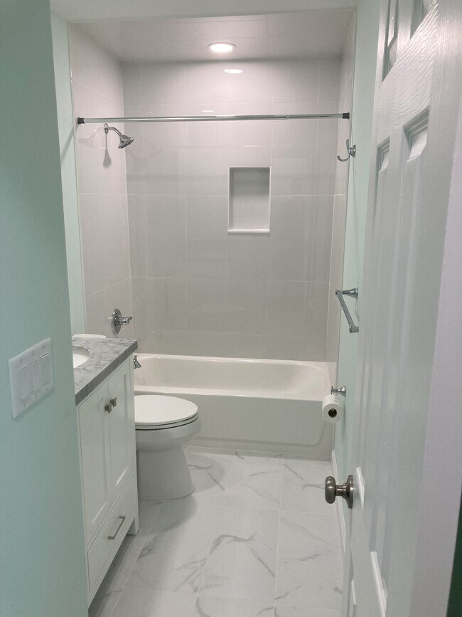 Guest bath all new - 208 Mayan Ter