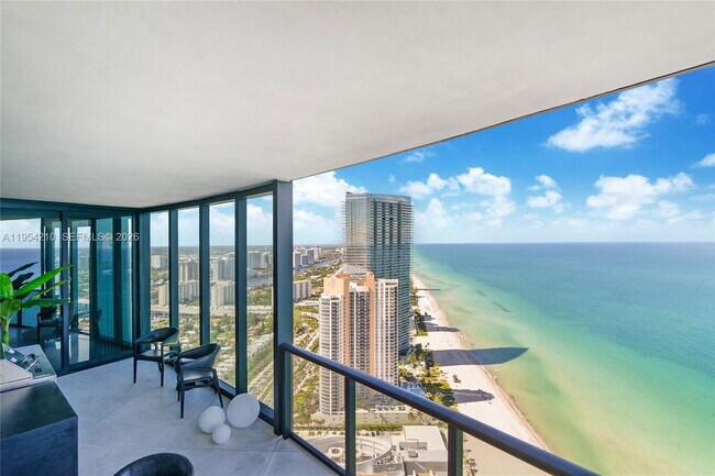Building Photo - 18555 Collins Ave