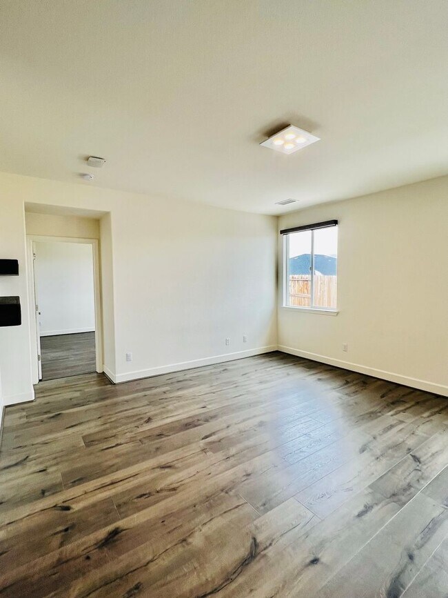 Building Photo - 1114 Lahontan Dr