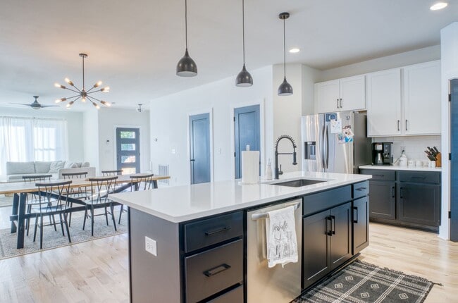 Building Photo - 96 Shields Ln