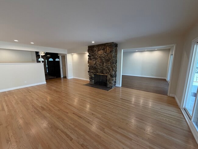 Building Photo - 17537 Margate St