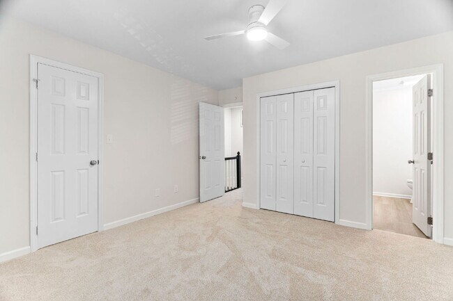 Building Photo - Stylish & Fully Updated 2-Bedroom Townhous...
