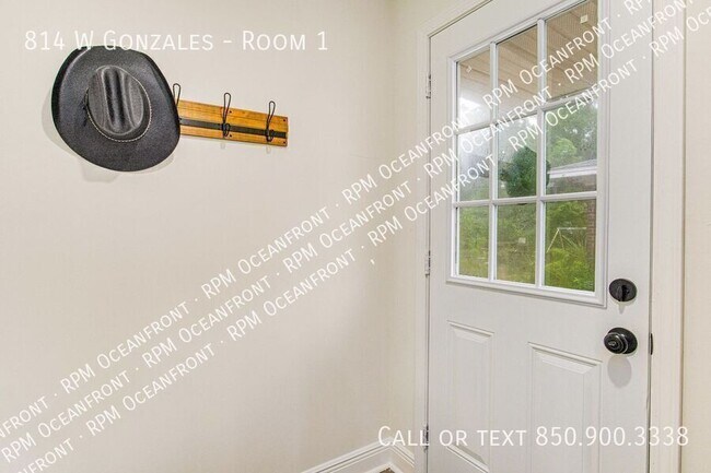 Building Photo - 814 W Gonzales-Room 1