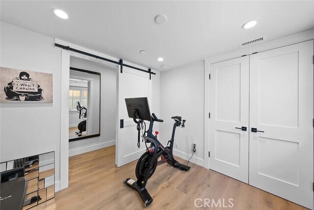 Building Photo - 309 Crest Dr