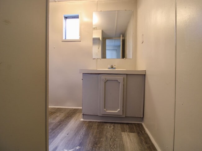 Building Photo - New Rental at River Road Estates!